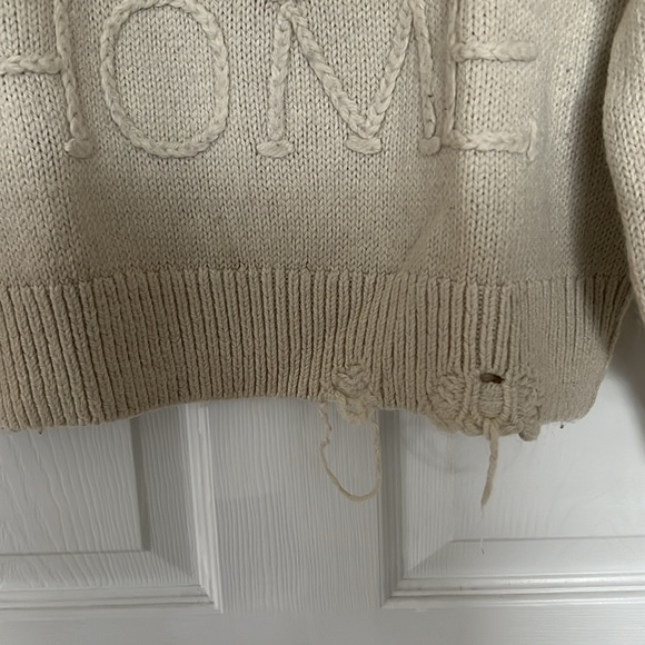 Wildfox Let’s Stay Home sweater - Picture 4 of 10